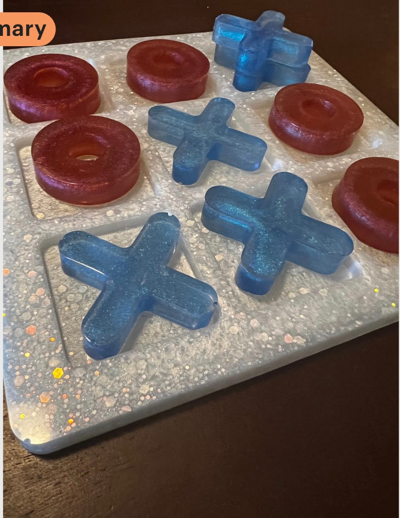 Tic Tac Toe - White/Red/Blue