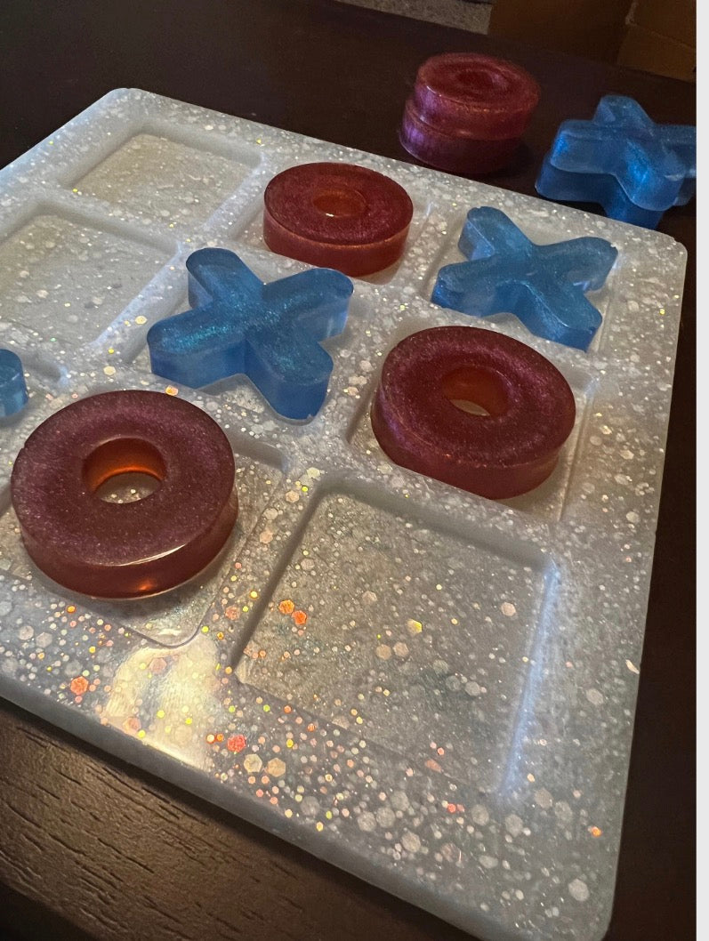 Tic Tac Toe - White/Red/Blue